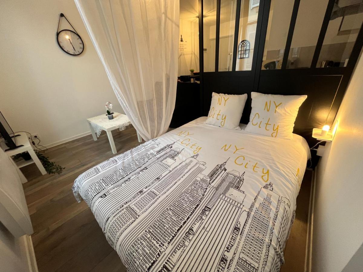 Residence 3 Studios De Charme Dans Centre Proche Cathedrale, Parking Possible A Prox Orleans Exterior photo